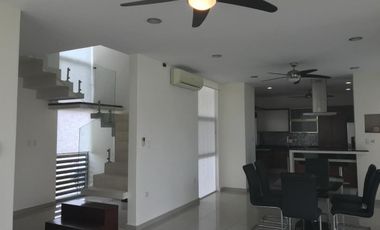SE RENTA CASA EN RESIDENCIAL AZUL CIUDAD DEL CARMEN