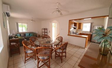 CASA AMUEBLADA EN RENTA MUY CÉNTRICA