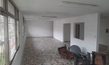 Se Alquila Casa Comercial Esquinera Avenida Bolívar Norte Armenia