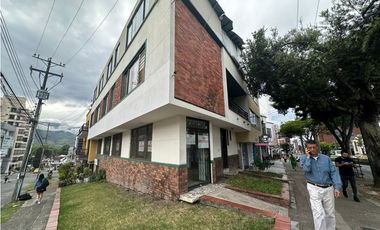 Se Alquila Casa Comercial Esquinera Avenida Bolívar Norte Armenia