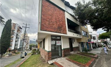 Se Alquila Casa Comercial Esquinera Avenida Bolívar Norte Armenia