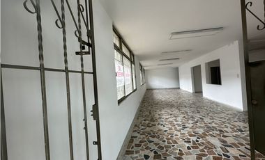 Se Alquila Casa Comercial Esquinera Avenida Bolívar Norte Armenia