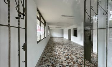 Se Alquila Casa Comercial Esquinera Avenida Bolívar Norte Armenia