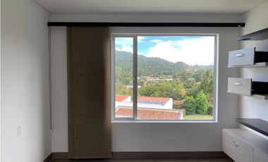 CASA EN EL RETIRO