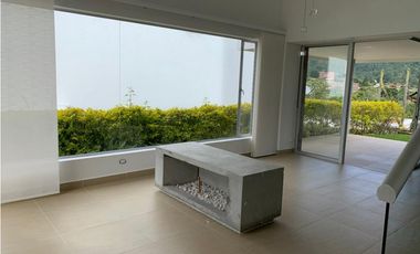 CASA EN EL RETIRO