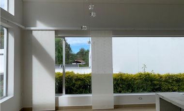 CASA EN EL RETIRO
