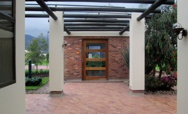 Maginifica casa campestre en Cota Conjunto Vizcaya