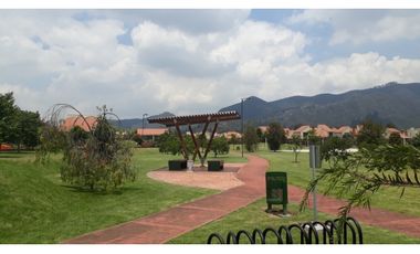 Maginifica casa campestre en Cota Conjunto Vizcaya