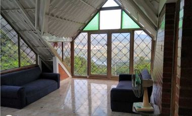 Casa campestre con lindas vistas en La Mesa