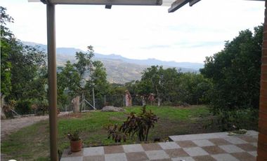 Casa campestre con lindas vistas en La Mesa