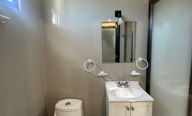 Casa Amueblada-Equipada  con Amplio Jardín y Piscina, Terreno 600m2