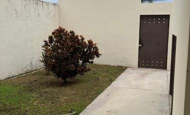Casa Amueblada-Equipada  con Amplio Jardín y Piscina, Terreno 600m2