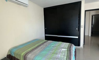 Casa Amueblada-Equipada  con Amplio Jardín y Piscina, Terreno 600m2
