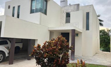 Casa Amueblada-Equipada  con Amplio Jardín y Piscina, Terreno 600m2
