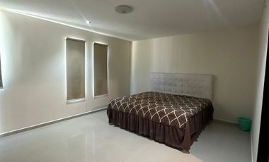 Casa Amueblada-Equipada  con Amplio Jardín y Piscina, Terreno 600m2