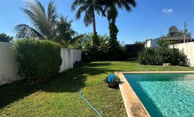 Casa Amueblada-Equipada  con Amplio Jardín y Piscina, Terreno 600m2