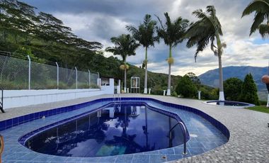 Venta de casa campestre en Copacabana