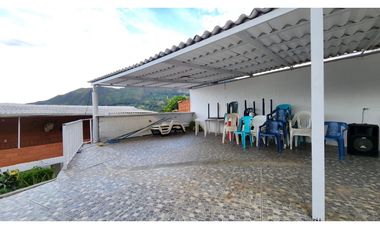 Venta de casa campestre en Copacabana