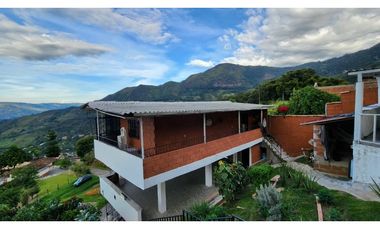 Venta de casa campestre en Copacabana