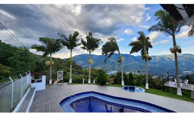 Venta de casa campestre en Copacabana