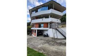 Venta de casa campestre en Copacabana