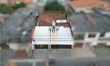 LOCAL SEGUNDO PISO EN VENTA PARA ESTRENAR CENTRO DE YUMBO