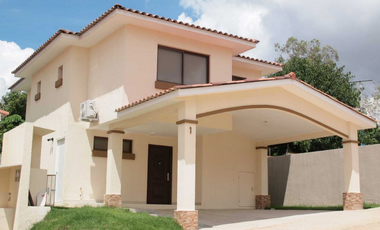 SE ALQUILA CASA EN SENDEROS DE BAMBU