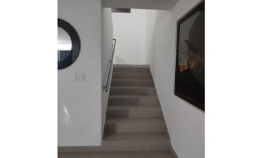 SE ALQUILA CASA EN SENDEROS DE BAMBU