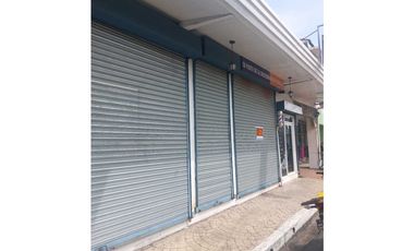 Alquilo local comercial en central de Chitre.