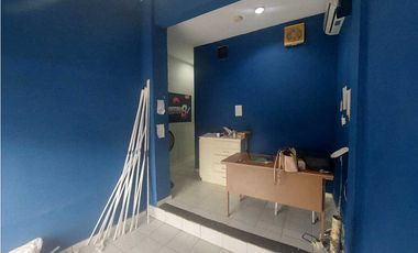 Alquilo local comercial en central de Chitre.