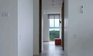 APARTAMENTO EN VENTA EN BRISAS DEL GOLF 3REC + DEN