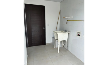 Se alquila casa en bethania
