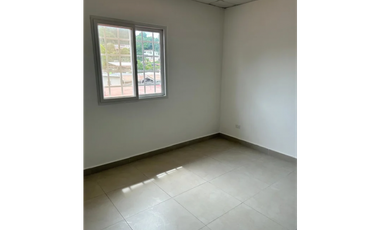 Se alquila casa en bethania