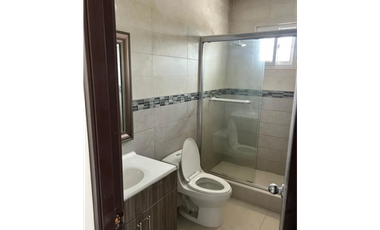 Se alquila casa en bethania