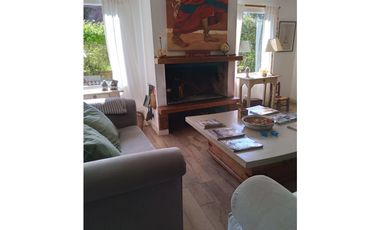 HERMOSA CASA EN PINAMAR A 1 CUADRA Y MEDIA DEL MAR