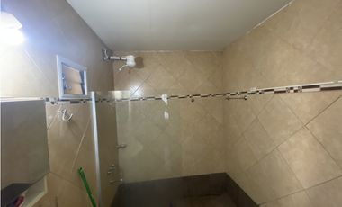 VENDO CASA CON PISCINA Y QUINCHO EN CANDELARIA MNES