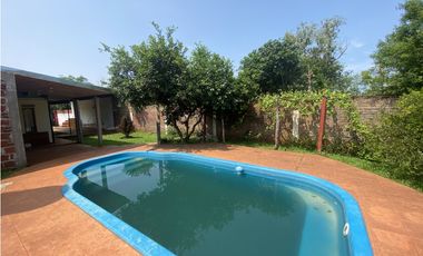 VENDO CASA CON PISCINA Y QUINCHO EN CANDELARIA MNES