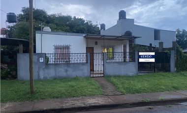 VENDO 3 CASAS EN TERRENO EN ESQUINA - POSADAS MNES
