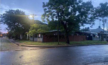 VENDO 3 CASAS EN TERRENO EN ESQUINA - POSADAS MNES