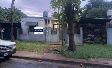 VENDO 3 CASAS EN TERRENO EN ESQUINA - POSADAS MNES