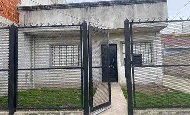 Casa en venta en Ezpeleta Este