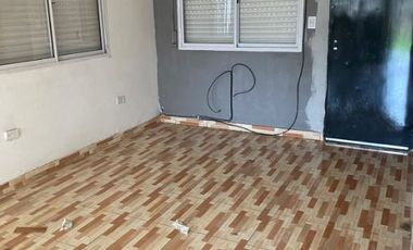 Casa en venta en Ezpeleta Este