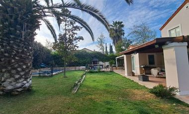 Casa en Venta en condominio Las Bandadas de Piedra Roja