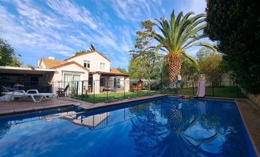 Casa en Venta en condominio Las Bandadas de Piedra Roja