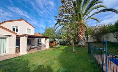 Casa en Venta en condominio Las Bandadas de Piedra Roja