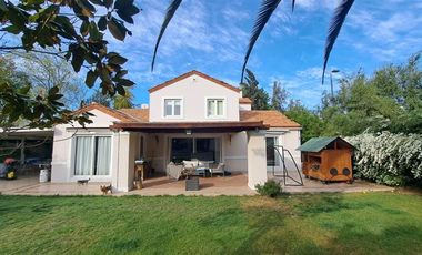 Casa en Venta en condominio Las Bandadas de Piedra Roja