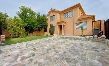 Casa en Venta en Rojas Magallanes con Los Raulies