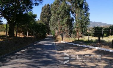 Parcela en Venta en (KRM)Parcela 1.2 ha| Lomaje suave para edificación| Condominio|Factibilidad de Luz y agua|Seguridad 24/7