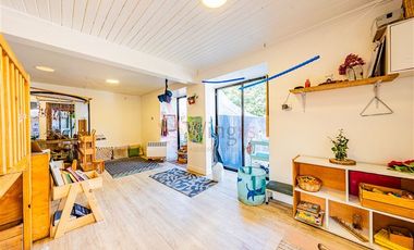 Casa en Venta en Las Hualtatas / Fantástica Propiedad Uso Educacional