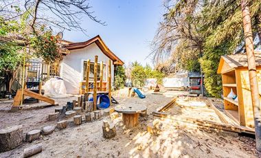 Casa en Venta en Las Hualtatas / Fantástica Propiedad Uso Educacional